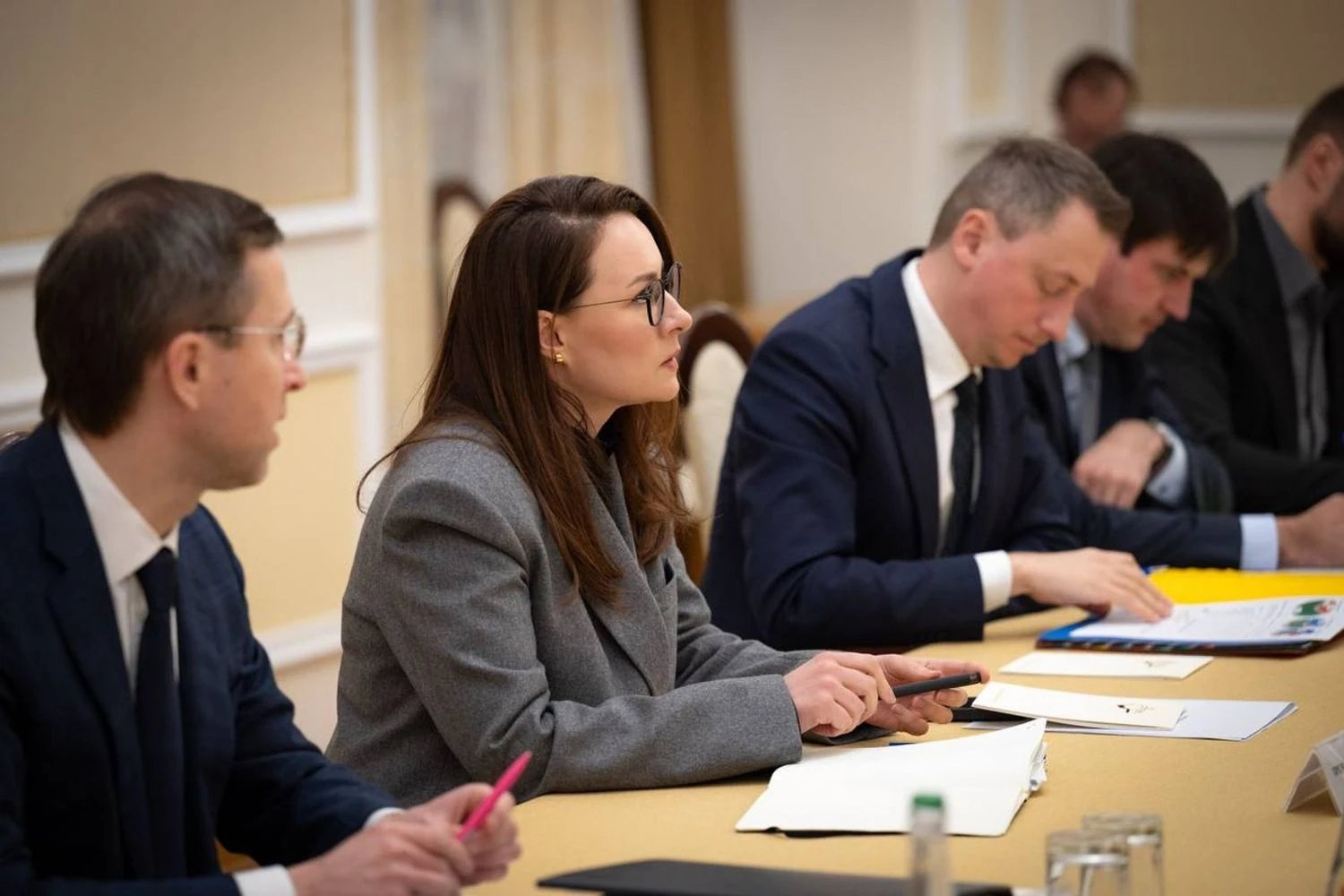 Ринок пального в Україні стабільний, ажіотаж спадає — Свириденко зустрілась із представниками найбільших мереж АЗС