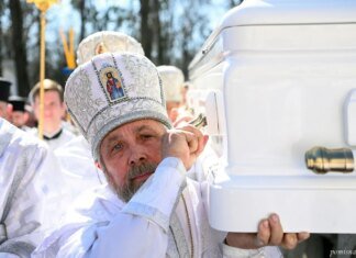 Молилися єпископи та священники з усієї України: у Володимирському соборі поховали патріарха Філарета