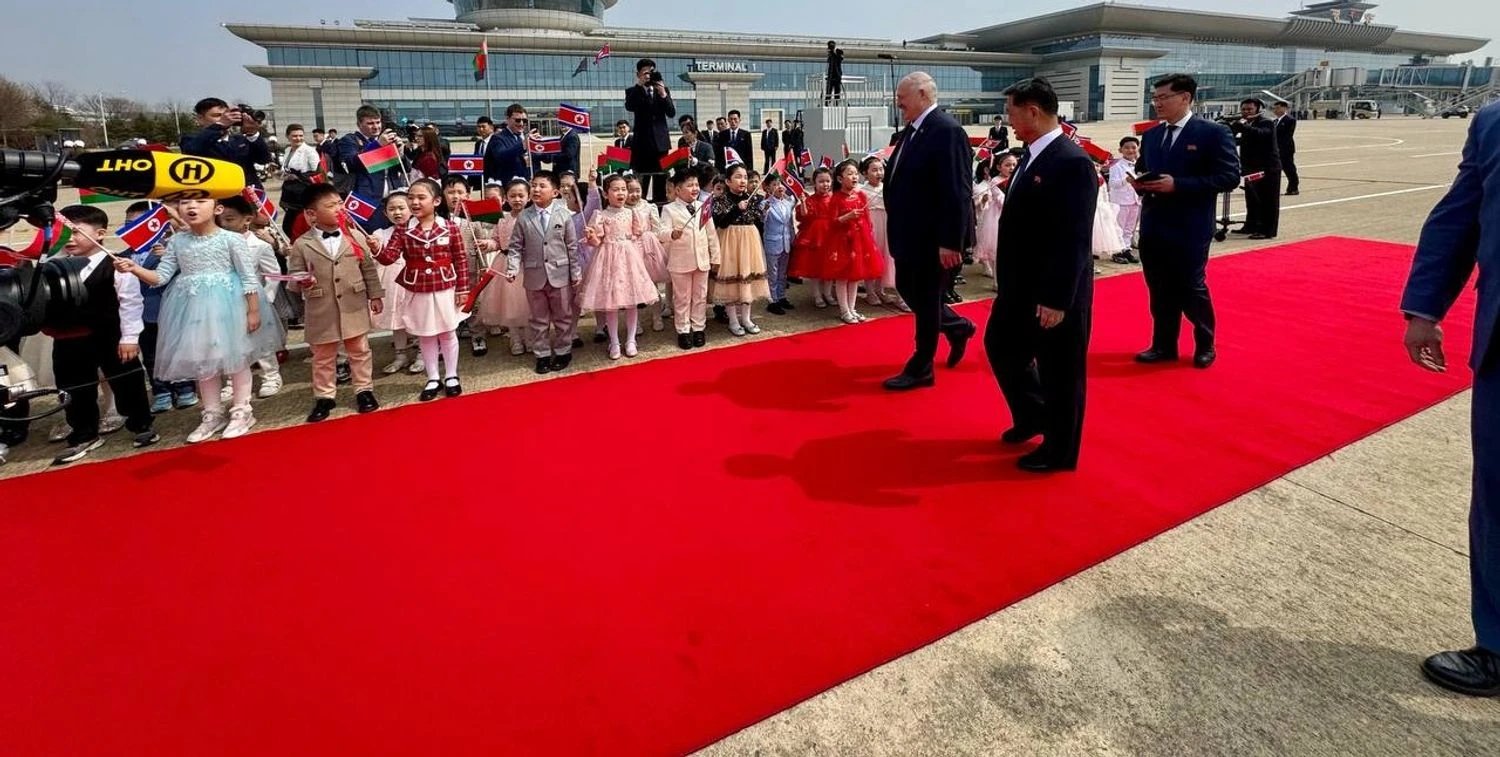 лукашенко прибув до КНДР для зустрічі з Кім Чен Ином — планують підписати "договір про дружбу"