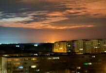 ленінградську область третю ніч поспіль атакують дрони, у районі портів лунали вибухи