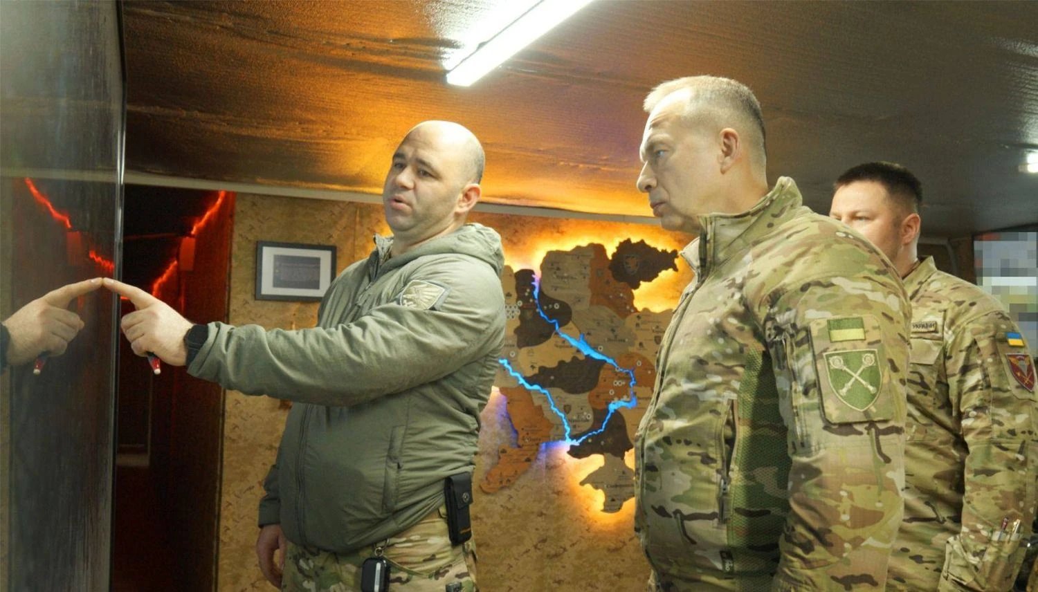 Сирський їздив до наступального угруповання на Південь — каже, звільнено до 470 кв. км, у рф 11 тис. втрат