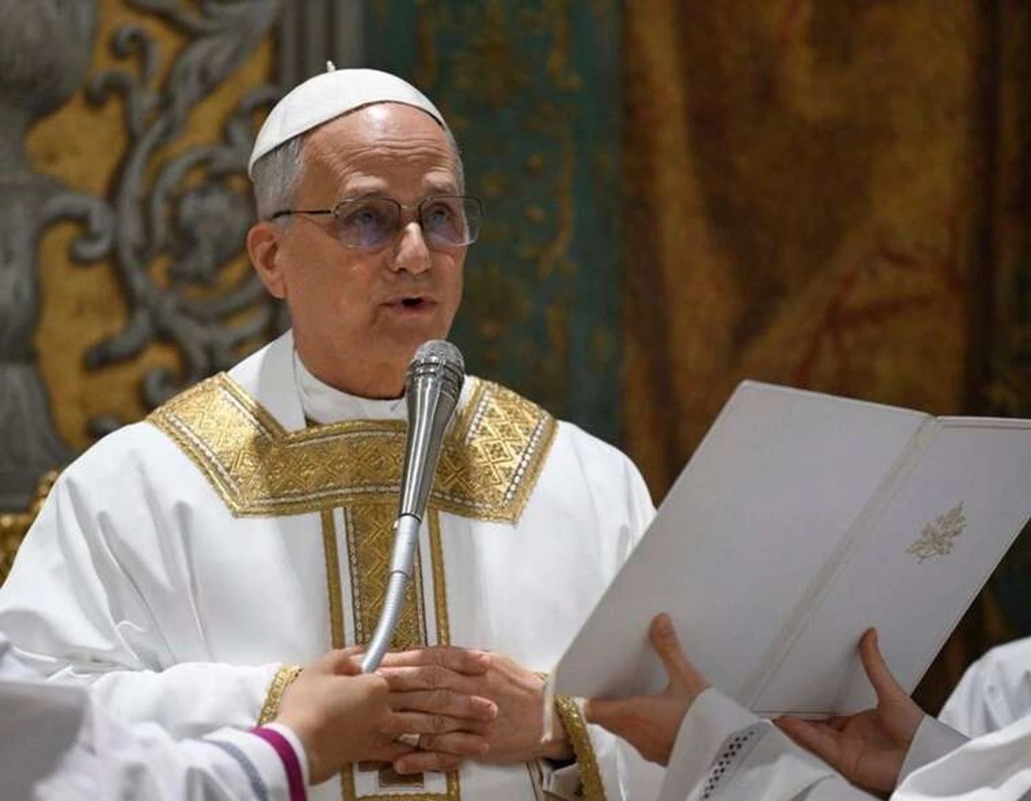 Бог відкидає молитви лідерів, які розв’язують війни — Папа Лев XIV