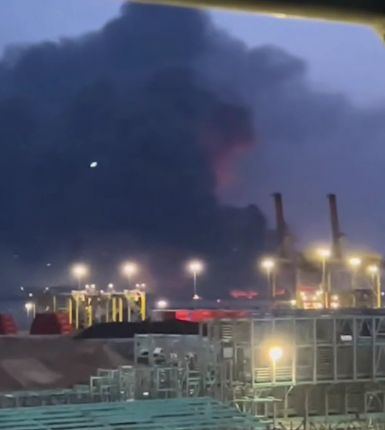 Дрони в черговий раз атакували ленінградську область та порт усть-луга