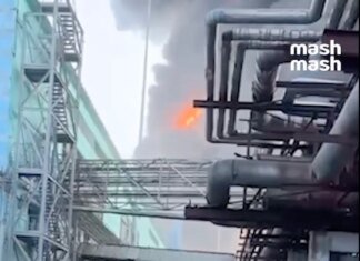 Масштабна пожежа спалахнула на заводі у Татарстані: три людини загинули, понад 50 — поранені
