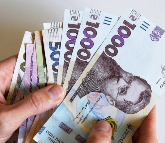 Хто з пенсіонерів отримає підвищення з 1 квітня і чому не всі це відчують