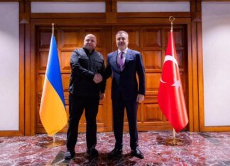 Умєров провів переговори в Анкарі щодо безпеки та повернення полонених