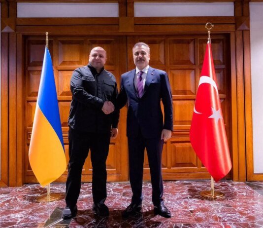 Умєров провів переговори в Анкарі щодо безпеки та повернення полонених