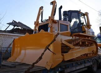Два бульдозери вартістю близько 10 млн грн поповнили автопарк Чернігова