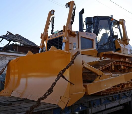 Два бульдозери вартістю близько 10 млн грн поповнили автопарк Чернігова