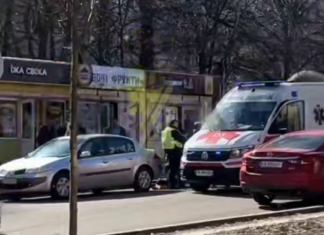 У Чернігові водійка «Mazda» наїхала на дитину, яка раптово вибігла з-за припаркованого авто