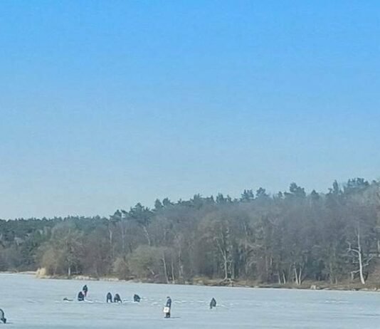 На річці Стрижень у Чернігові скидатимуть воду: містян закликають не виходити на лід