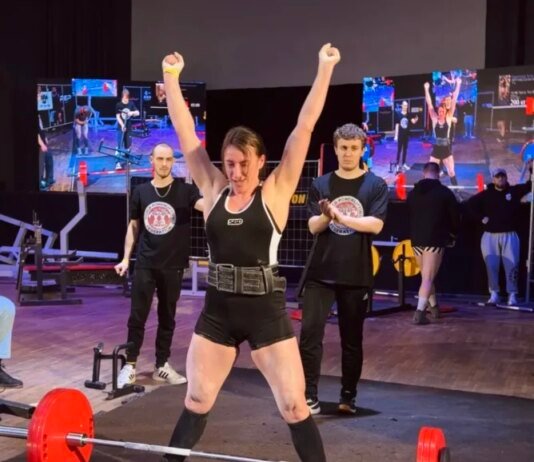 Спортсменка з Чернігова встановила рекорд України зі станової тяги – підняла 200 кг