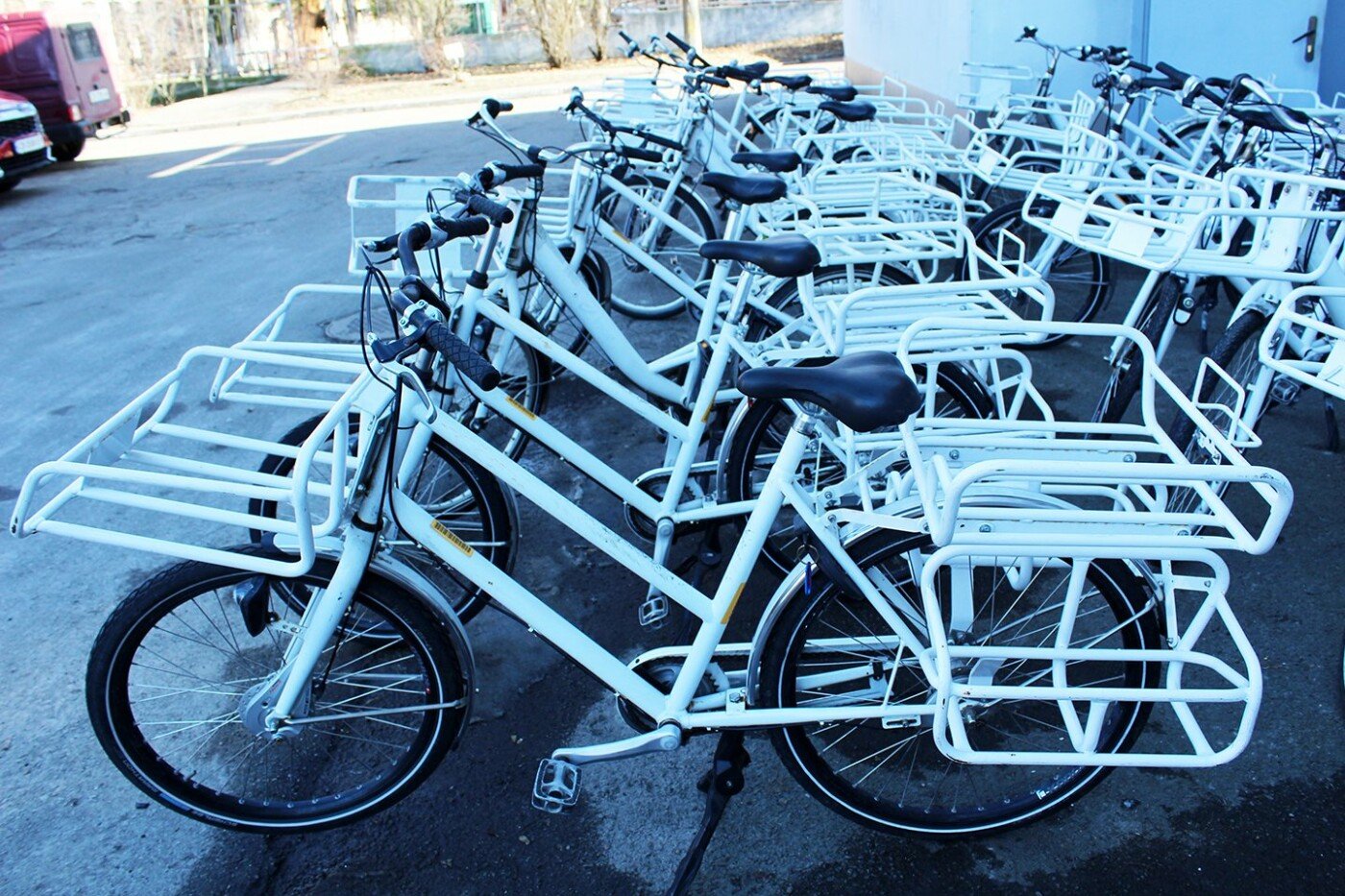 15 велосипедів для громад: соцпрацівники Чернігівщини отримали гуманітарну допомогу