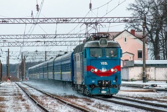 Зміни у русі поїздів на Чернігівщині: які рейси скасували або змінили маршрут