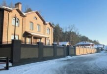 Басейн на 429 м² і гараж на 228 м²: журналісти показали арештовану дачу нардепа-корупціонера з Чернігівщини