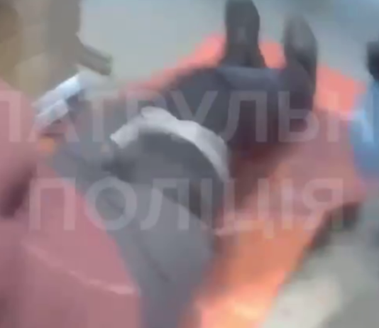 Патрульні показали перші хвилини після вибуху в супермаркеті в Чернігові