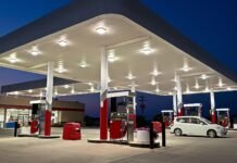 Цены на топливо вышли на новый уровень: что происходит на АЗС 19 марта