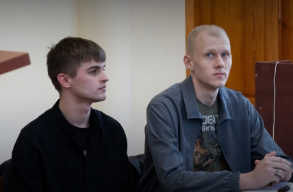 Недостаточно доказательств: суд отказал военному в признании брака с его партнером