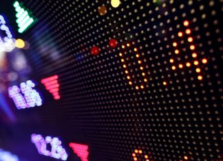 ОЭСР посоветовала Украине создать единую фондовую биржу: это нужно для восстановления страны