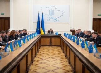 Студентам-бюджетникам в частных вузах с сентября начнут платить стипендии