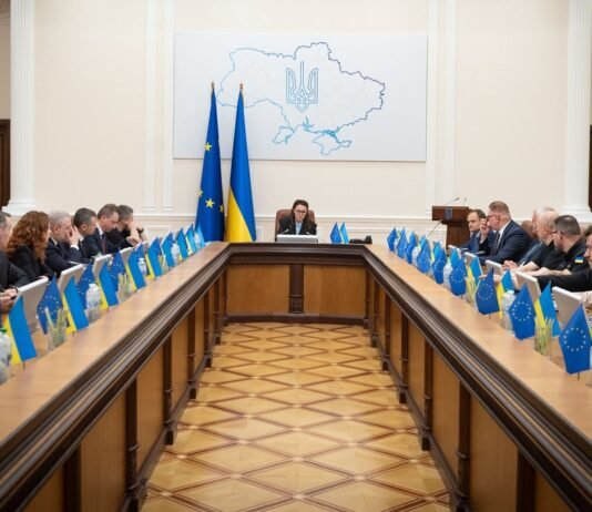 Студентам-бюджетникам в частных вузах с сентября начнут платить стипендии