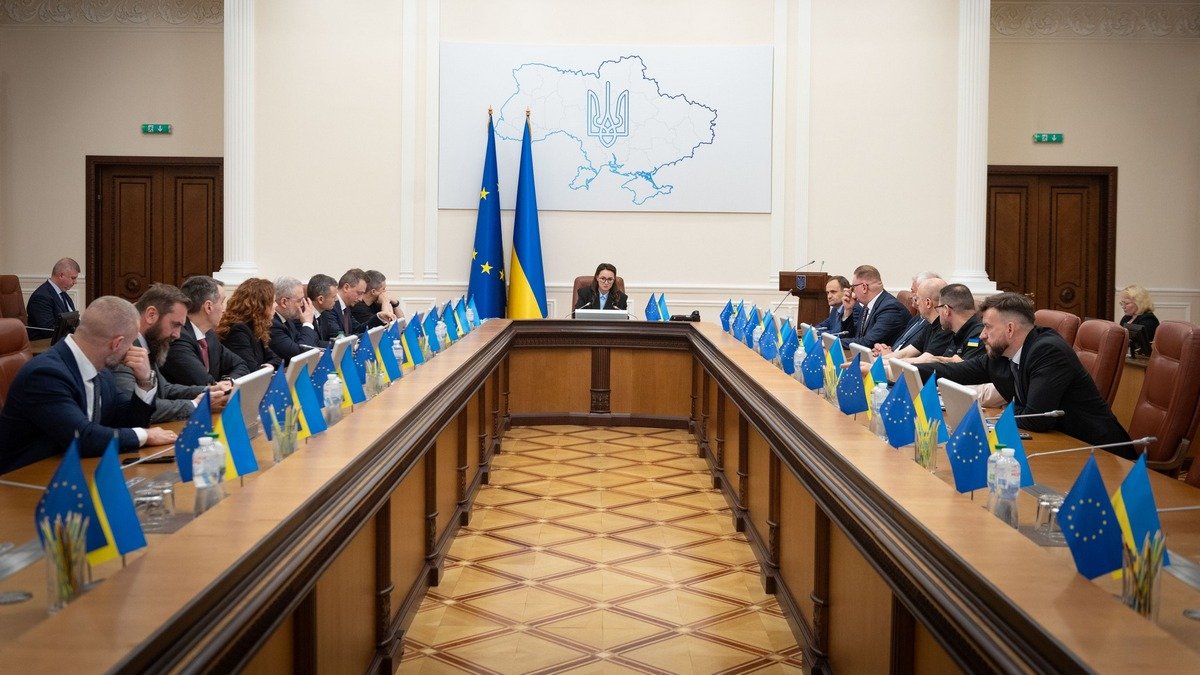 Студентам-бюджетникам в частных вузах с сентября начнут платить стипендии