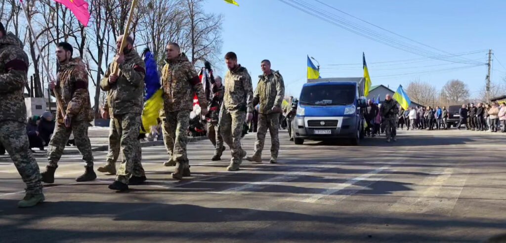 На Чернігівщині попрощалися із захисником, який майже два роки вважався зниклим безвісти