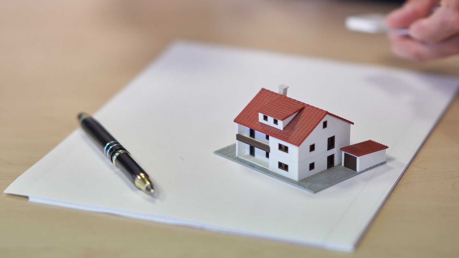 Кабмин выделил почти 1,2 млрд на строительство жилья для переселенцев из Мариуполя