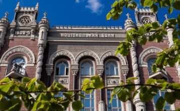 Курс гривни к доллару на 5 марта обновил рекорд