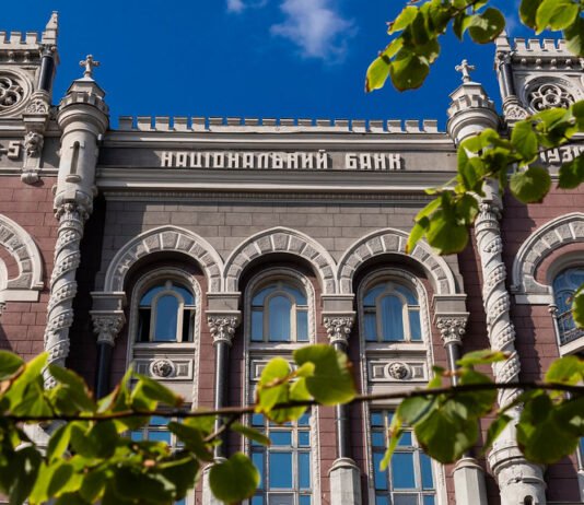 Курс гривни к доллару на 5 марта обновил рекорд