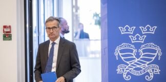 Центробанк Швеции посоветовал гражданам запастись наличными на случай войны