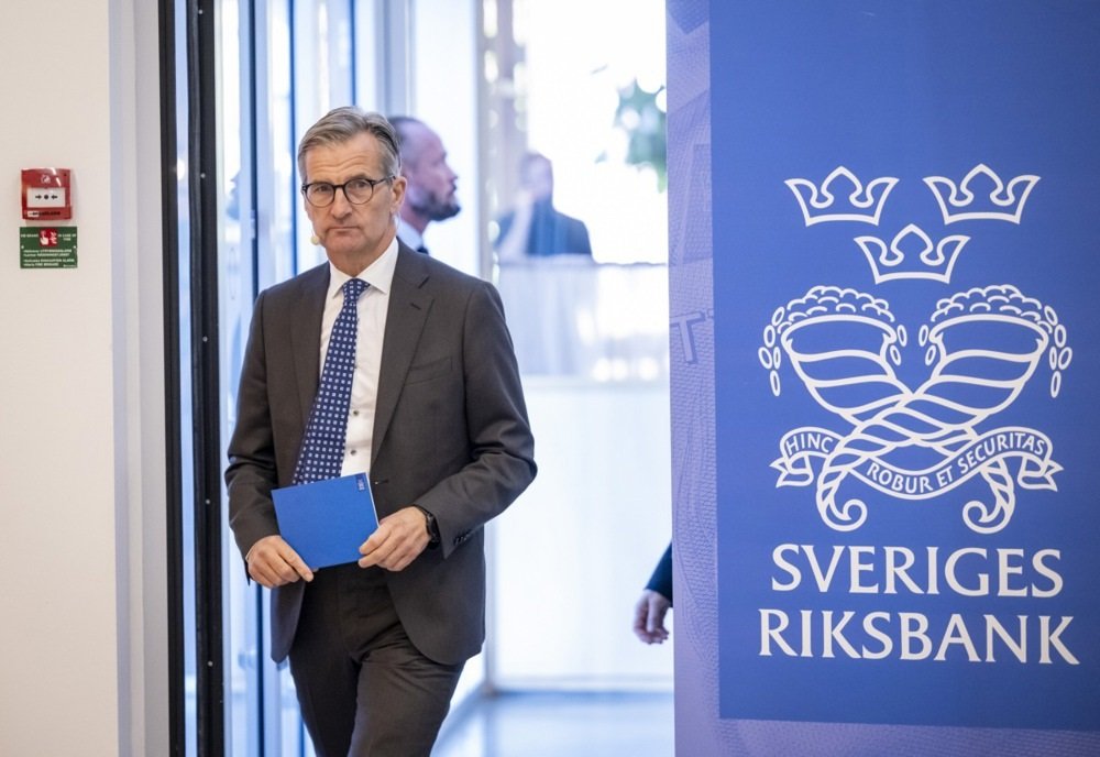Центробанк Швеции посоветовал гражданам запастись наличными на случай войны