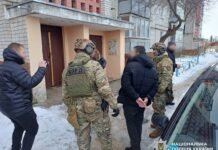 У Чернігові затримали військового, який вивіз зброю з фронту та продавав її
