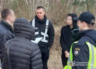 Понад 7 тисяч набоїв, шість гранатометів, приціл, тротилові шашки: на Чернігівщині чоловік облаштував три схрони з боєприпасами