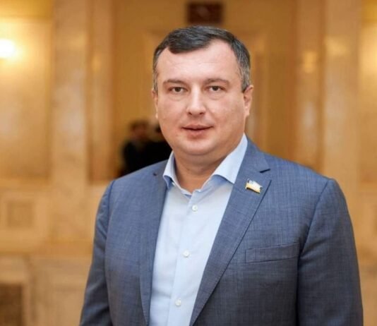 Сотні тисяч доларів і євро готівкою, мільйони у позичках: що задекларував нардеп із Чернігівщини Олег Семінський