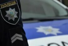 Вибігла з дому, поки мама збиралася: у Чернігові патрульні допомогли знайти зниклу 4-річну дівчинку