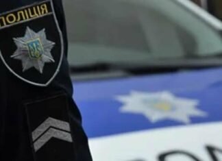 Вибігла з дому, поки мама збиралася: у Чернігові патрульні допомогли знайти зниклу 4-річну дівчинку