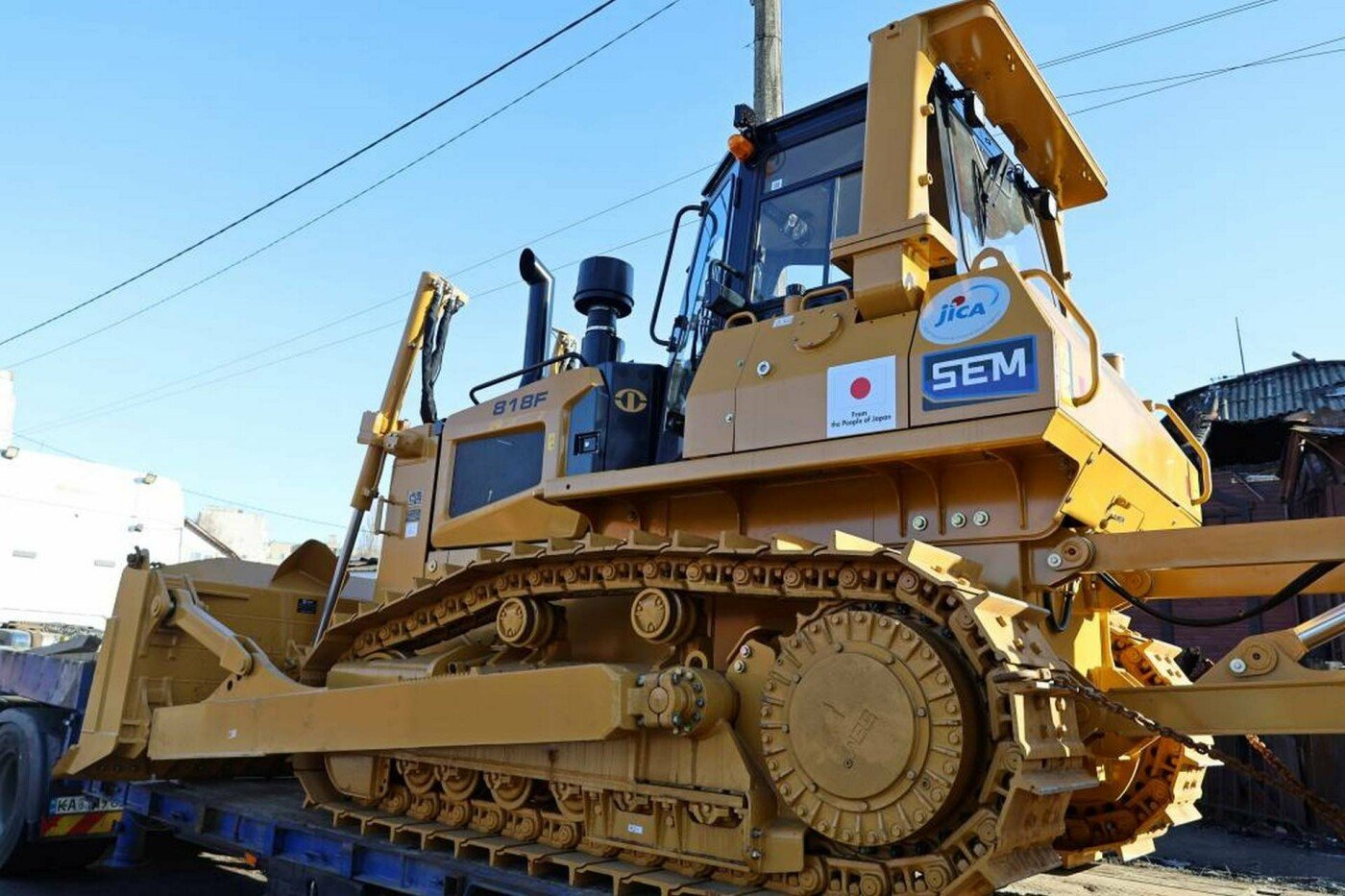 Фронтальні навантажувачі, екскаватори та бульдозери: Чернігів отримав нову техніку для відновлення