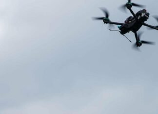 Пошкоджено дах: ворожий FPV-дрон влучив у музей на Чернігівщині