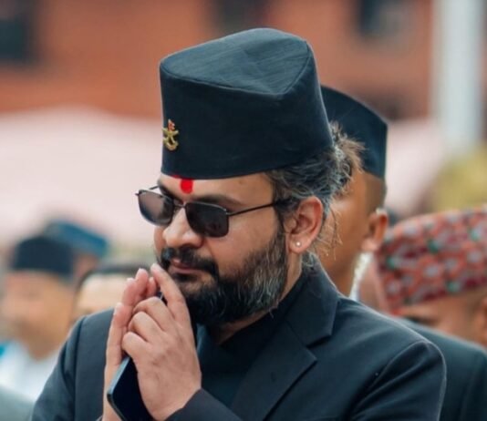 В Непале премьер-министром стал бывший рэпер Балендра Шах (видео)