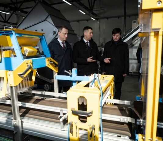 До 10 млн сіянців на рік: на Чернігівщині офіційно запустили лінію висіву