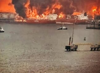 Осталось 40% от производственных мощностей: Зеленский объяснил удары по нефтяному заводу в Усть-Луге