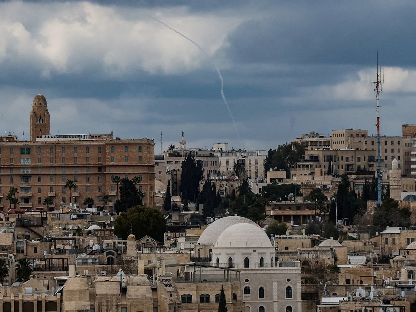 На фоне возможной наземной операции: Госдеп США призвал граждан в ОАЭ сделать запас лекарств, воды и обеспечить укрытие