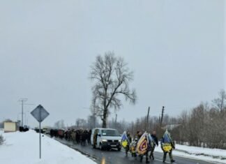 На Чернігівщині провели в останню путь воїна