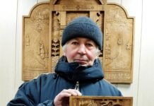«Чаклун і Русалка»: відомий на Чернігівщині різьбяр представив нову роботу (Фото)