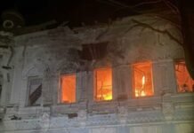 Знищені книги: уночі росіяни атакували будівлю міської бібліотеки на Чернігівщині