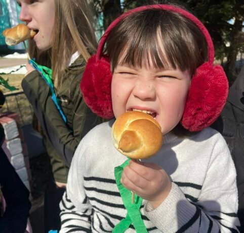 На Чернігівщині відтворили давній український обряд — закликання пташок (Фото)