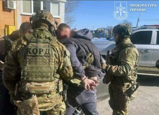 Винесли з будинку 15 тисяч у валюті: подробиці справи серійних крадіїв на Чернігівщині