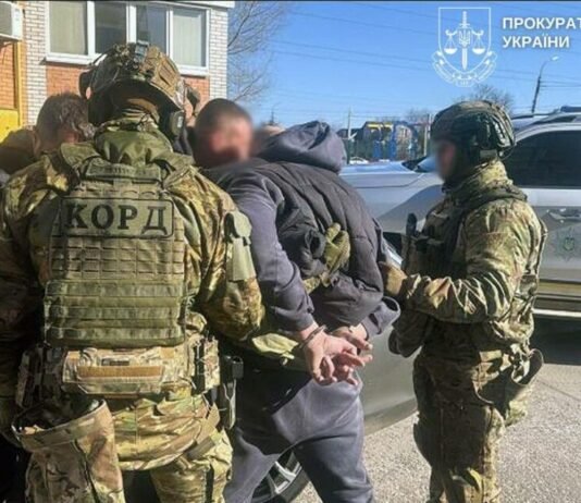 Винесли з будинку 15 тисяч у валюті: подробиці справи серійних крадіїв на Чернігівщині