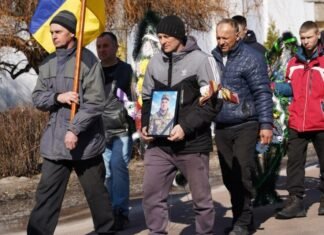 На Чернігівщині попрощалися із захисником, який загинув на Дніпропетровщині